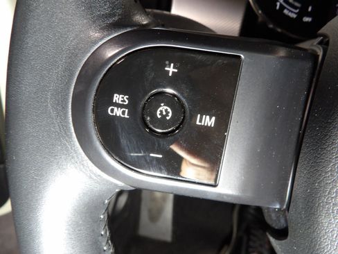 Used 2022 MINI Cooper 2-Door Hardtop image 14