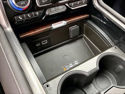 Used 2023 GMC Yukon Denali Ultimate image 33