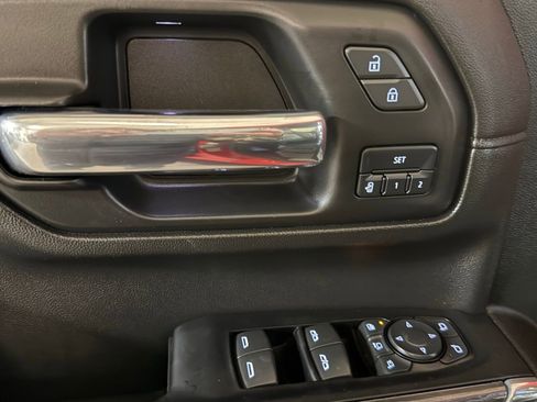 Used 2020 Chevrolet Silverado 2500 LTZ w/ LTZ Convenience Package image 39