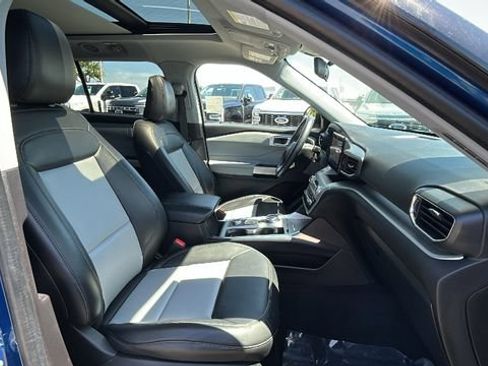 Certified 2022 Ford Explorer XLT w/ Equipment Group 202A AWD/4WD image 11