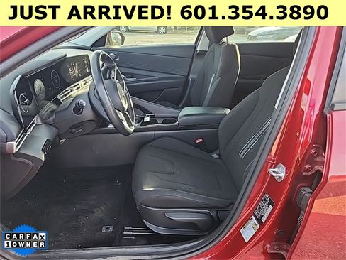 Used 2023 Hyundai Elantra SEL w/ Convenience Package image 2