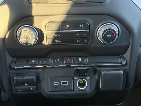 Used 2024 Chevrolet Silverado 1500 Custom image 10