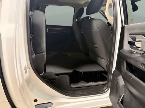 Used 2022 RAM 1500 Classic SLT w/ Protection Group AWD/4WD image 14
