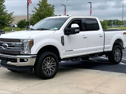 Used 2019 Ford F350 Lariat w/ Lariat Value Package AWD/4WD image 5