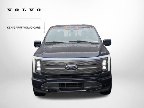 Used 2022 Ford F150 Lightning Lariat image 9