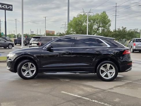 Used 2021 Audi Q8 Premium w/ Convenience Package AWD/4WD image 3