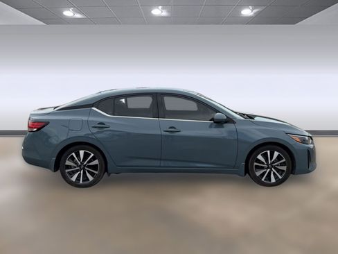 Used 2024 Nissan Sentra SV w/ SV Premium Package FWD image 8