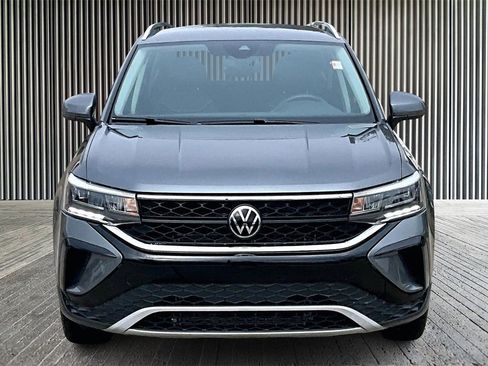 Used 2024 Volkswagen Taos SE image 3