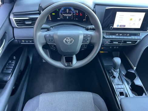 Used 2025 Toyota Camry LE FWD image 14