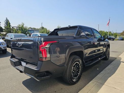 Used 2026 Chevrolet Silverado EV Trail Boss AWD/4WD image 7