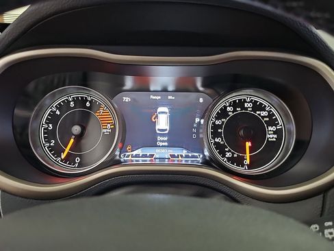 Used 2016 Jeep Cherokee Limited image 21