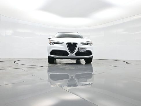 Used 2022 Alfa Romeo Stelvio Ti image 43