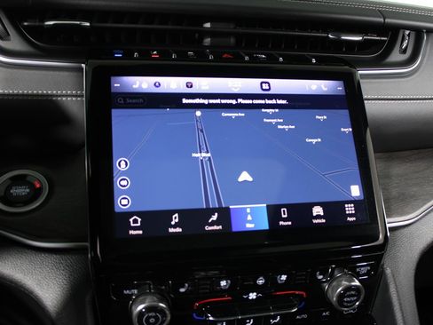 Used 2023 Jeep Grand Cherokee Overland w/ Advanced Protech Group III image 7