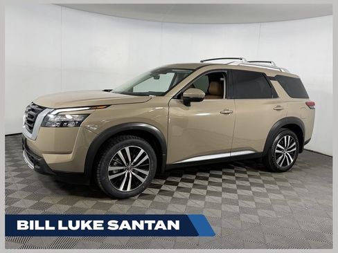 Used 2025 Nissan Pathfinder Platinum w/ Cargo Package AWD/4WD image 1