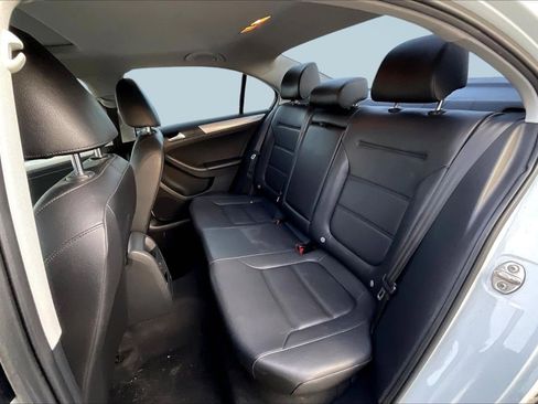 Used 2017 Volkswagen Jetta SE image 26