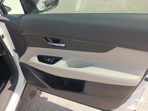 Used 2025 Nissan Murano SV FWD image 22