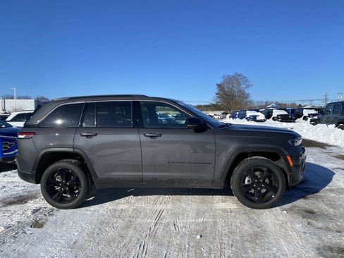 New 2026 Jeep Grand Cherokee Limited image 2