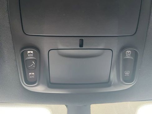 Used 2023 Chrysler Pacifica Limited w/ S Appearance Package AWD/4WD image 6