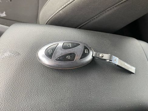Used 2026 Hyundai Elantra Hybrid FWD image 28