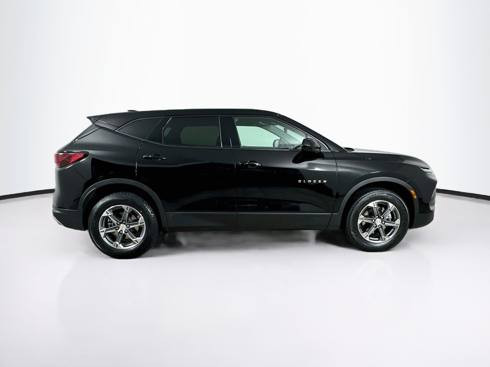 Used 2025 Chevrolet Blazer LT FWD image 10