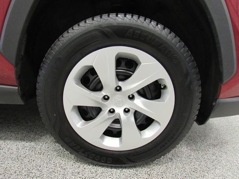 Used 2023 Toyota RAV4 LE AWD/4WD image 13