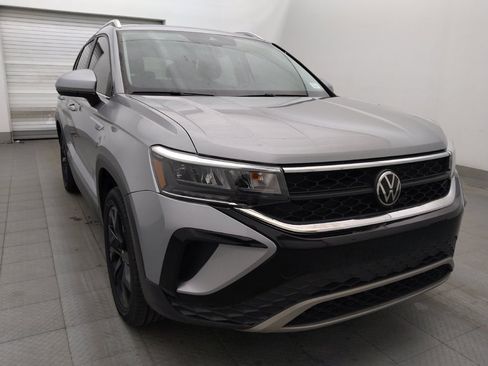 Used 2023 Volkswagen Taos SE w/ Panoramic Sunroof Package FWD image 13