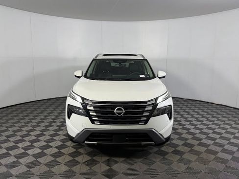 Used 2024 Nissan Rogue SL w/ SL Premium Package FWD image 4