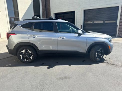Used 2025 Kia Seltos EX w/ EX Sunroof Package AWD/4WD image 9