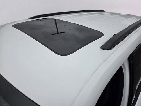 New 2025 Jeep Grand Cherokee L Altitude image 2