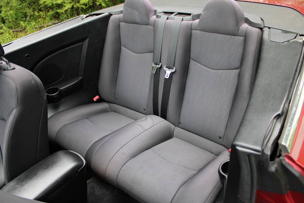 Used 2013 Chrysler 200 Touring FWD image 23