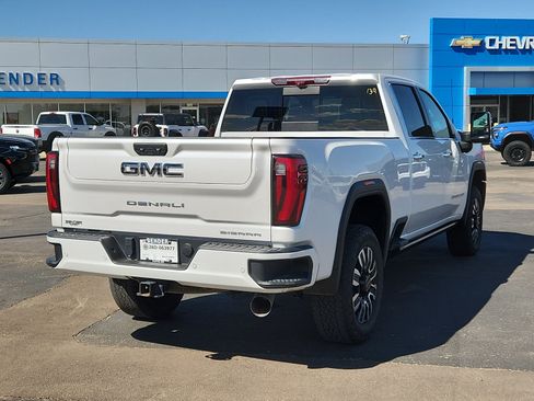 Used 2024 GMC Sierra 2500 Denali Ultimate AWD/4WD image 4