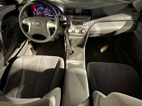 Used 2011 Toyota Camry LE image 18