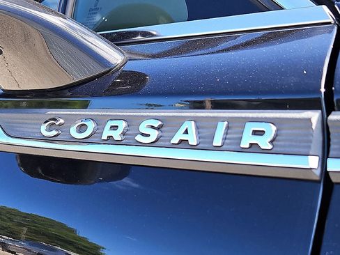 Used 2022 Lincoln Corsair AWD w/ Premium Package image 37