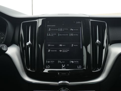 Used 2019 Volvo XC60 T5 Momentum w/ Protection Package Premier image 24