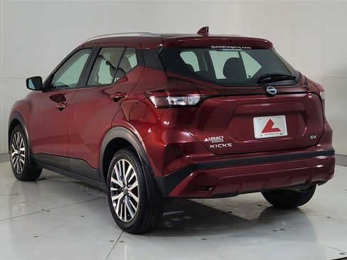 Used 2023 Nissan Kicks SV image 5
