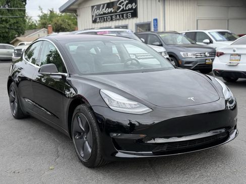 Used 2018 Tesla Model 3 Long Range image 4