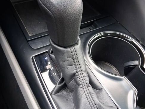 Used 2018 Toyota Camry L image 25