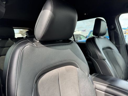 Used 2023 Jeep Grand Cherokee L Laredo RWD image 17