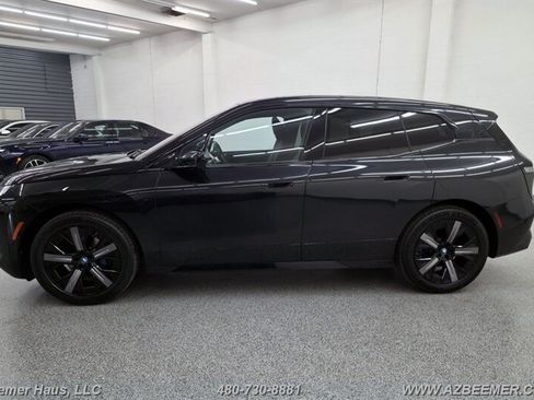 Used 2024 BMW iX xDrive50 w/ Sport Package AWD/4WD image 5