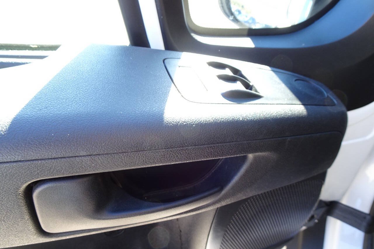 Used 2025 RAM ProMaster 2500 w/ U-Haul Equipment Group FWD image 13