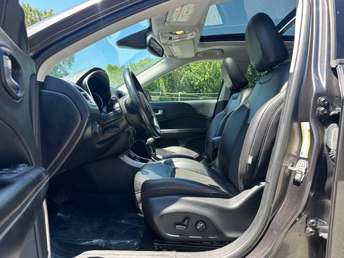 Used 2021 Jeep Compass Latitude w/ Sun and Sound Group AWD/4WD image 10