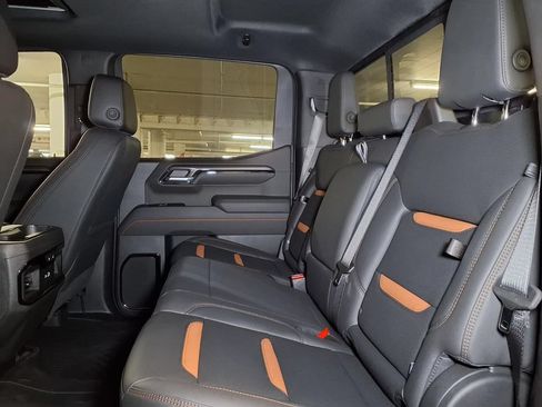 New 2026 GMC Sierra 1500 AT4 w/ AT4 Premium Package AWD/4WD image 12