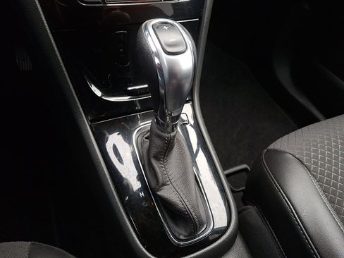 Used 2022 Buick Encore Preferred w/ Safety Package image 15