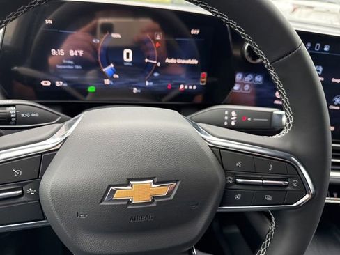 New 2025 Chevrolet Equinox EV LT w/ Comfort Package AWD/4WD image 18