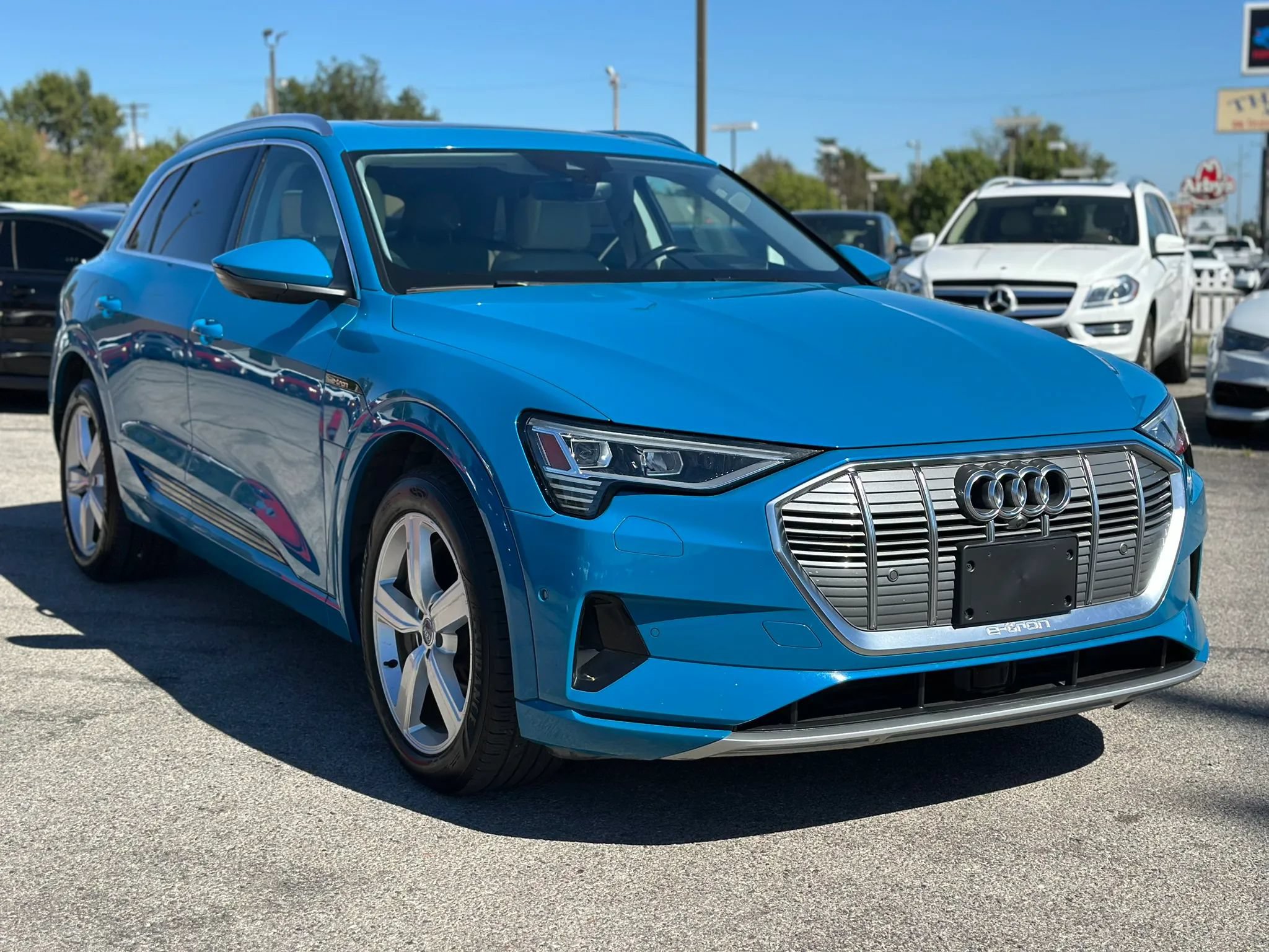 Used 2019 Audi e-tron Prestige AWD/4WD image 4