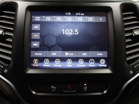 Certified 2021 Jeep Cherokee Latitude Lux w/ Comfort/Convenience Group image 33