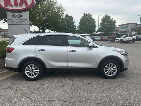 Used 2020 Kia Sorento L FWD image 3