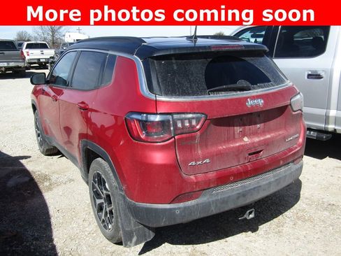 Used 2025 Jeep Compass Limited image 3