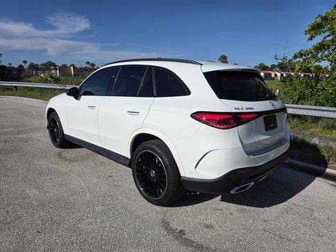Used 2026 Mercedes-Benz GLC 300 image 2