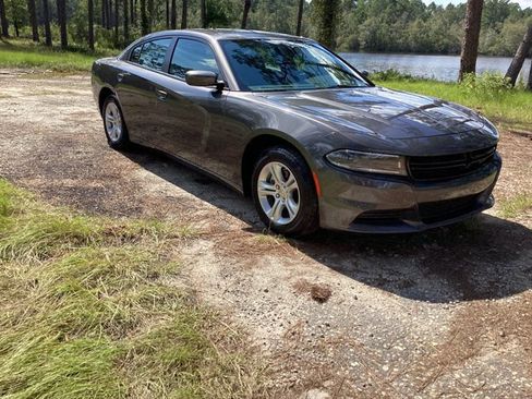 Used 2022 Dodge Charger SXT image 3